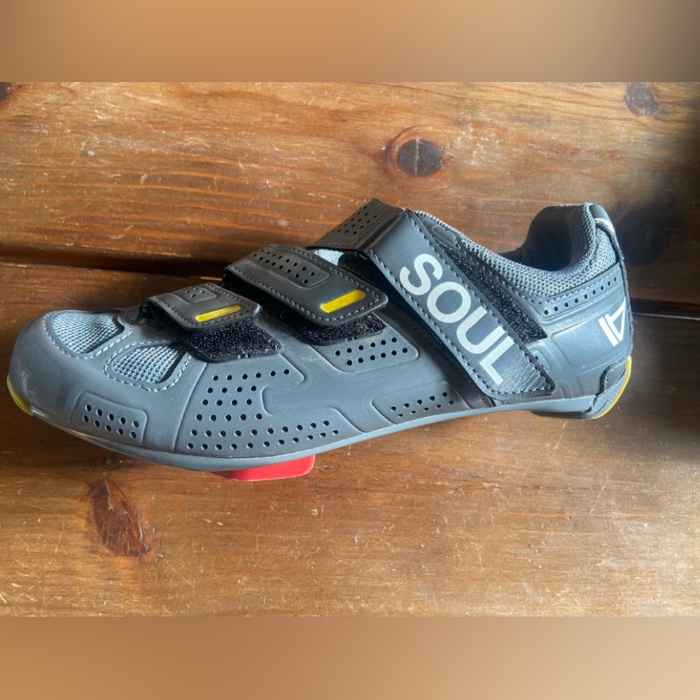 Pearl Izumi Soul Cycle Shoes size 41